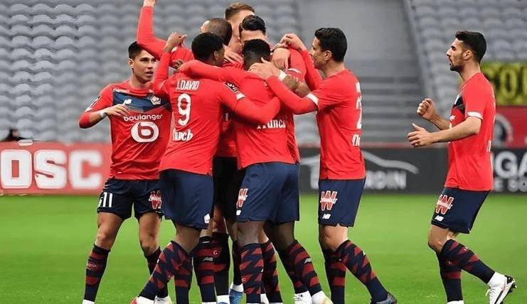 欧冠小组赛关键对决，意甲劲旅战捷甲豪门